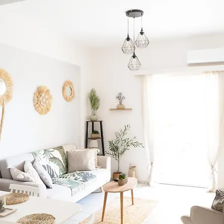 Julie's Home Παραλία Ακράτας Апартаменты *