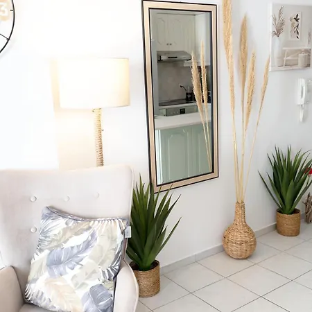 Апартаменты Julie's Home Παραλία Ακράτας *