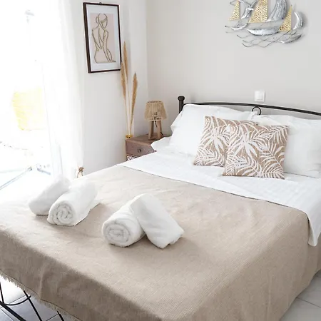 Julie's Home Παραλία Ακράτας * Paralia Akratas